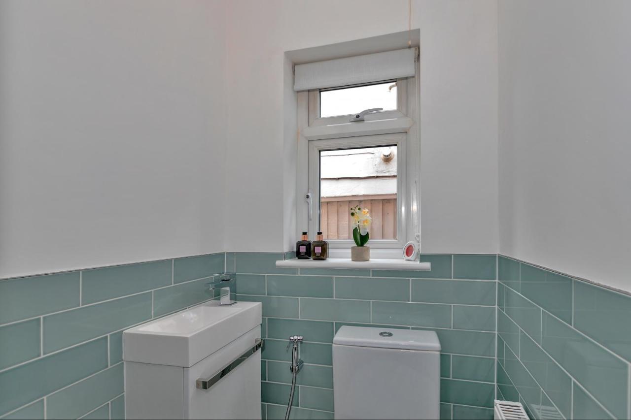 Finest Retreats - Debarnes House Villa Solihull Eksteriør billede